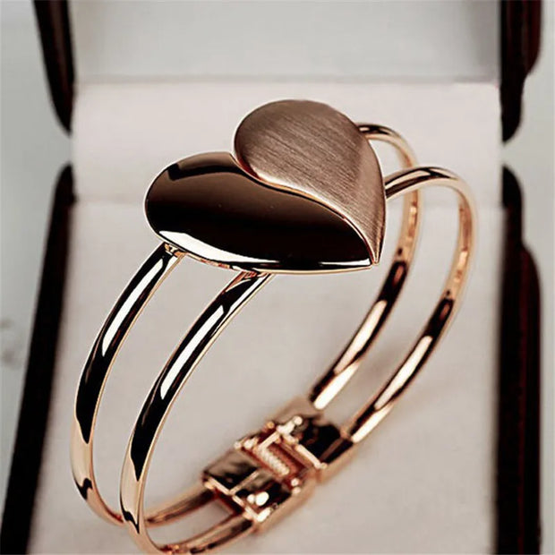 Elegant Heart Cuff Bangle – Stylish Jewelry for Women