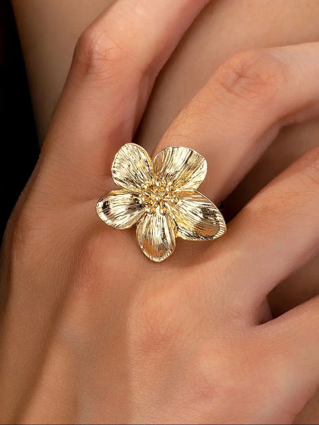 Women’s Adjustable Flower Ring – Elegant & Versatile