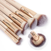 MAANGE 7-Piece Professional Makeup Brush Set – Flawless Application Every Time