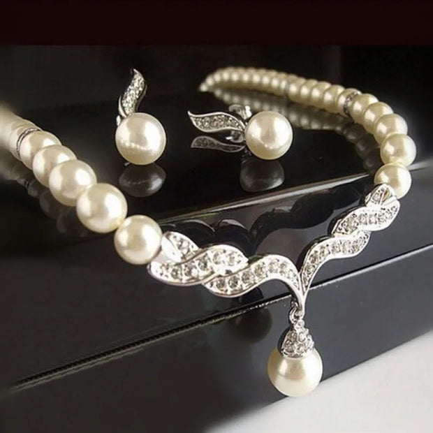 Elegant 2-Piece Bridal Jewelry Set – Necklace & Earrings