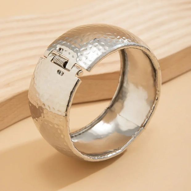 Smooth Water Drop Hug Bangle