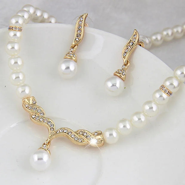 Elegant 2-Piece Bridal Jewelry Set – Necklace & Earrings