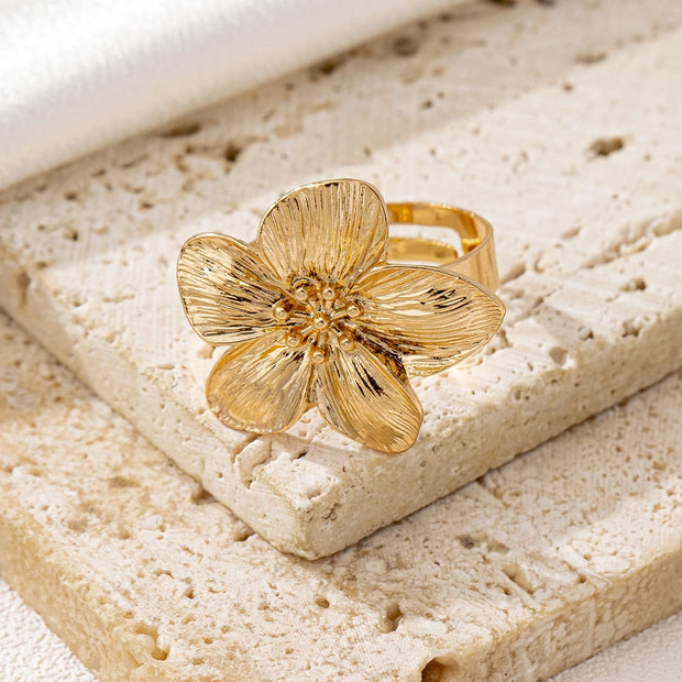 Women’s Adjustable Flower Ring – Elegant & Versatile