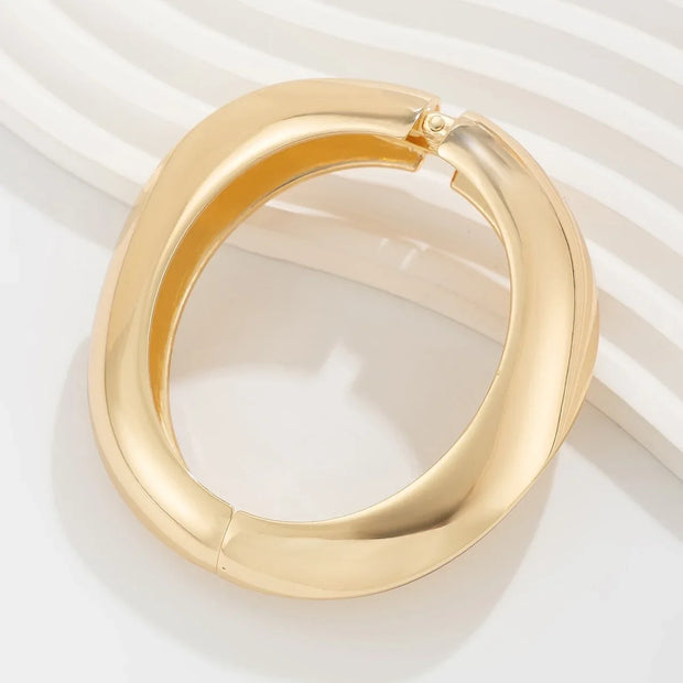 Smooth Water Drop Hug Bangle