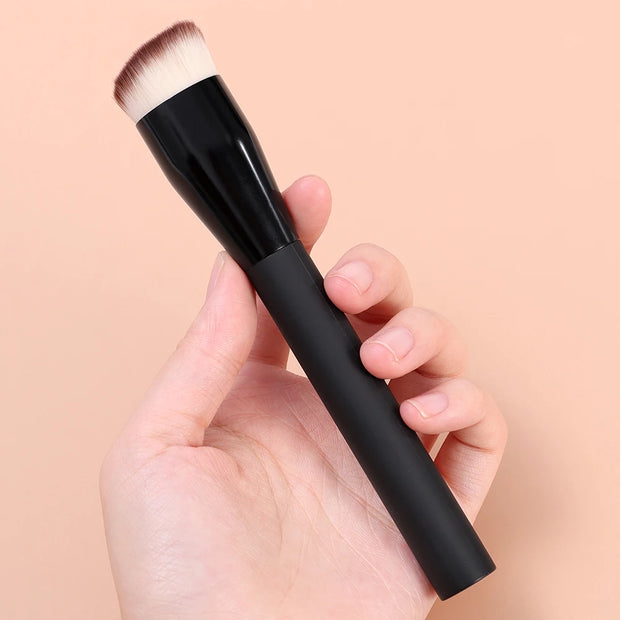 Foundation & Concealer Brush – Angled Makeup Brush for Liquid, Cream & Contour | Seamless Coverage