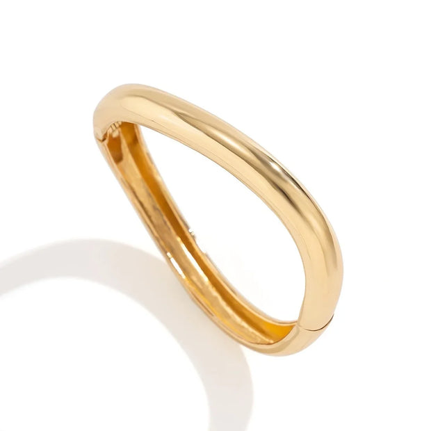 Smooth Water Drop Hug Bangle