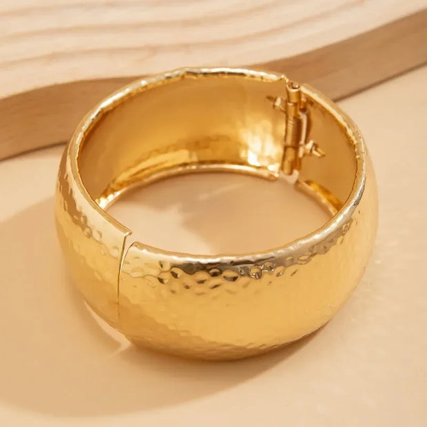 Smooth Water Drop Hug Bangle