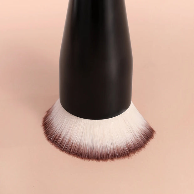 Foundation & Concealer Brush – Angled Makeup Brush for Liquid, Cream & Contour | Seamless Coverage
