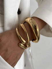Smooth Water Drop Hug Bangle