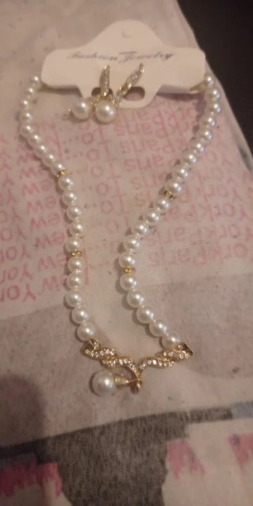 Elegant 2-Piece Bridal Jewelry Set – Necklace & Earrings